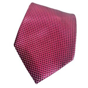 Michael Kors 100% Silk Blend Linked Hexagon 3.5”’Neck Tie Silver/Gray/Black 59”L